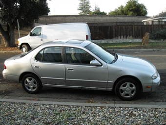 1995 Nissan Altima for sale 3