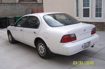 1995 Nissan Maxima GLE for Sale at $2500 1
