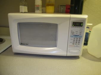 Microwave, SAmsung flat screen for sale 1