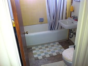 $2000 / 2br - 2BR/1BA corner apartment in Linfield oaks (burgess park) 2