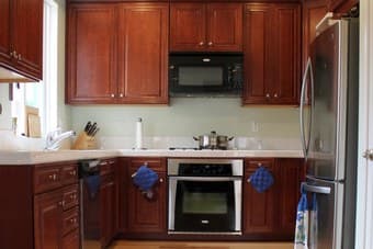 Luxury Townhouse 2+Bd/2BA - hardwood floors, new appliances! 3