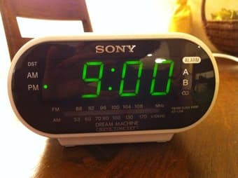 Sony ICF-C318 Automatic Time Set Clock Radio with Dual Alarm (White) - 1