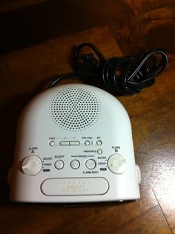 Sony ICF-C318 Automatic Time Set Clock Radio with Dual Alarm (White) - 3