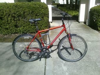 Diamondback Hybrid Road/Mountain Bike (21 in Frame) + acces. -  $150 1