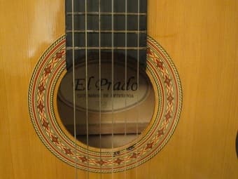 EL Prado Guitar--Guitarras De Artesania - $100 (obo) 3