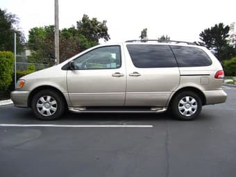 2001 Toyota Sienna LE Minivan 2