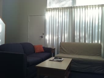 Spacious EV 1-bed apt available 7/16-10/02 (photos) 1
