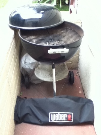 Barbeque grill Weber with tools 1