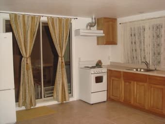$900 / Studio w/Private Entrance/Bathroom-Available Now! 1