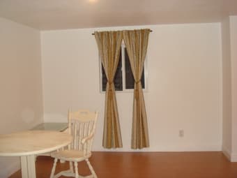 $900 / Studio w/Private Entrance/Bathroom-Available Now! 3