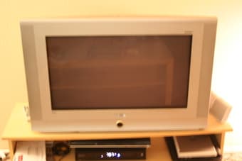 Samsung Wide Screen Flat Tube 30” HD-TV 2