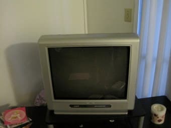 TV + DVD/VHS player 1