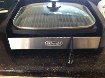 DeLonghi Cast Aluminum Indoor Grill $20 1