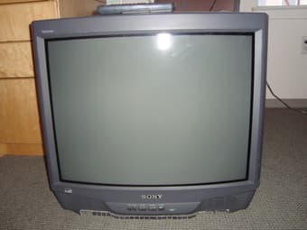 Sony Trinitron 32 inches TV for 35 bucks 1