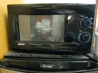 Selling Compact Fridge ($70 OBO) and Microwave ($15)! 3