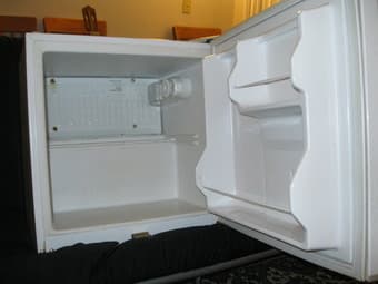 Mini Fridge, ONLY $25! 2