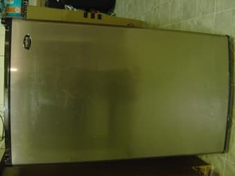 SANYO compact 3.7 cuft refrigerator $40 1