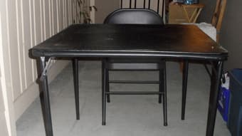 Table and chair (black) 1