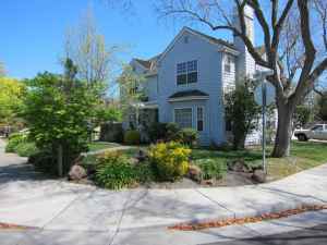 Master bedroom in 5BR house available for sublet June 15 - Sept 15 1