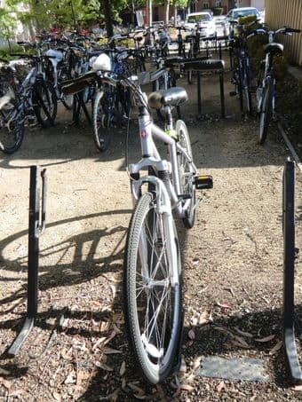 Men's Schwinn Bicycle + U-lock 3