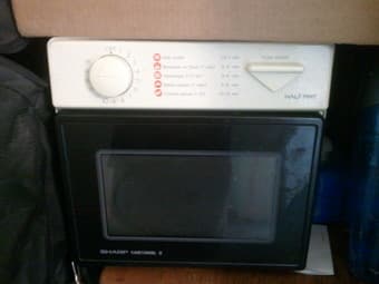 Small microwave, old but works. $5 1