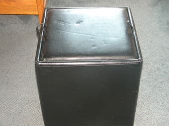 Selling set of 2 leather otomans 1