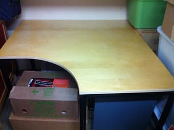 Square Desk with adjustable legs 1