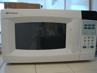 Move Sale: Microwave for only $25 1