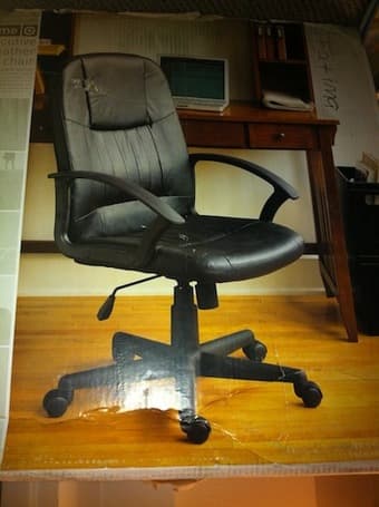 Great Comfortable Leather Desk Chair. $25. 1