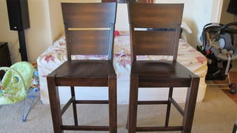2 bar stools 1