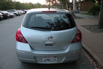 Nissan Versa 1.8 S - Manual 3