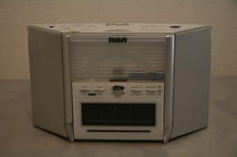 RCA Alarm Clock with CD Player - $10 1