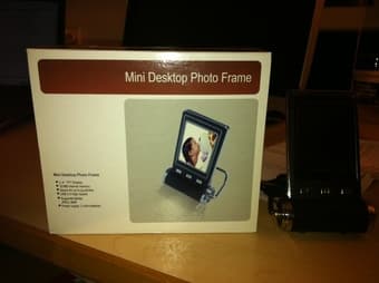Brand new USB mini desktop photo frame 2.4"-$12 1