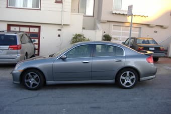 2004 Infiniti G25 Sedan 2