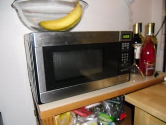Emerson microwave for sale $20 - great condition, new model 1