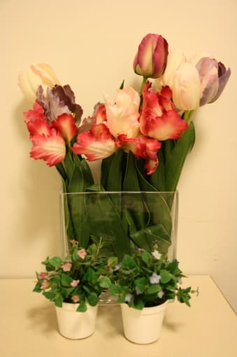 moving sale (artificial flowers, dinnerwares, sofa sleepcover ) 1