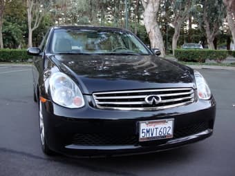 2005 Black Infiniti G35 Sedan $14'500 1
