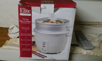 Rice cooker 3 cups - new in box - $9 1