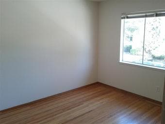 $1050 Great room in awesome, renovated apartment close to Stanford 3