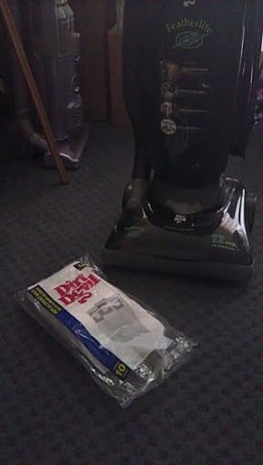 Great Vacuum Cleaner with Replacement Bags for Sale - only $25 dollars 2