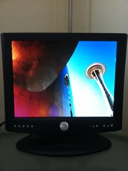 Dell Computer Monitor used as dual monitor with laptop/desktop 1