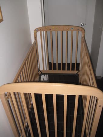 milliondollarbaby wooden crib - $25 1