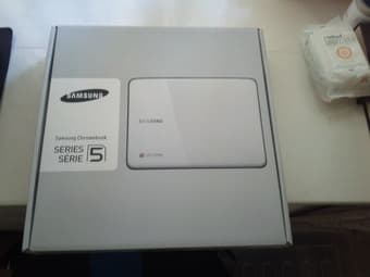 Samsung Chromebook Series 5 Arctic White 3G Notebook $430 1