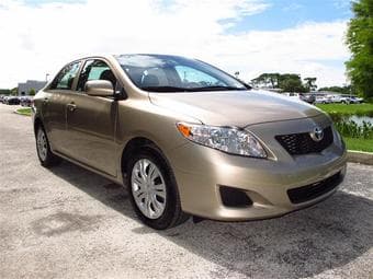 Like new 2010 XLE Toyota Corolla! 1