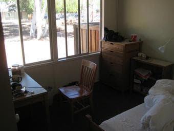 sublease 1 Bedrm in a 3 bedrm apt in Stanford EV lowrise 8/28 - 9/10 2
