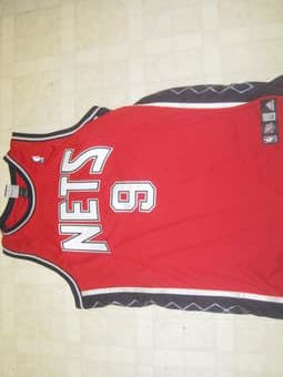Signed Nets Jersey Yi Jianlian $100 1