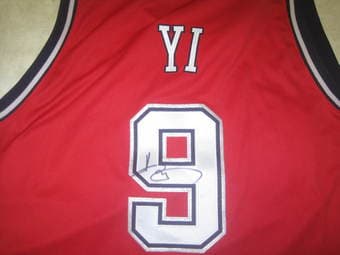 Signed Nets Jersey Yi Jianlian $75 1