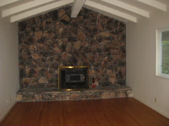 Month-to-month Room. Flexible lease. Available now. 1