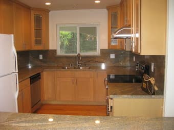 Month-to-month Room. Flexible lease. Available now. 2
