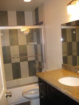 Month-to-month Room. Flexible lease. Available now. 3
